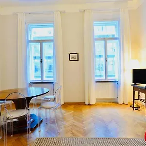  Apartment Beautiful Viennese Flat In The Centre