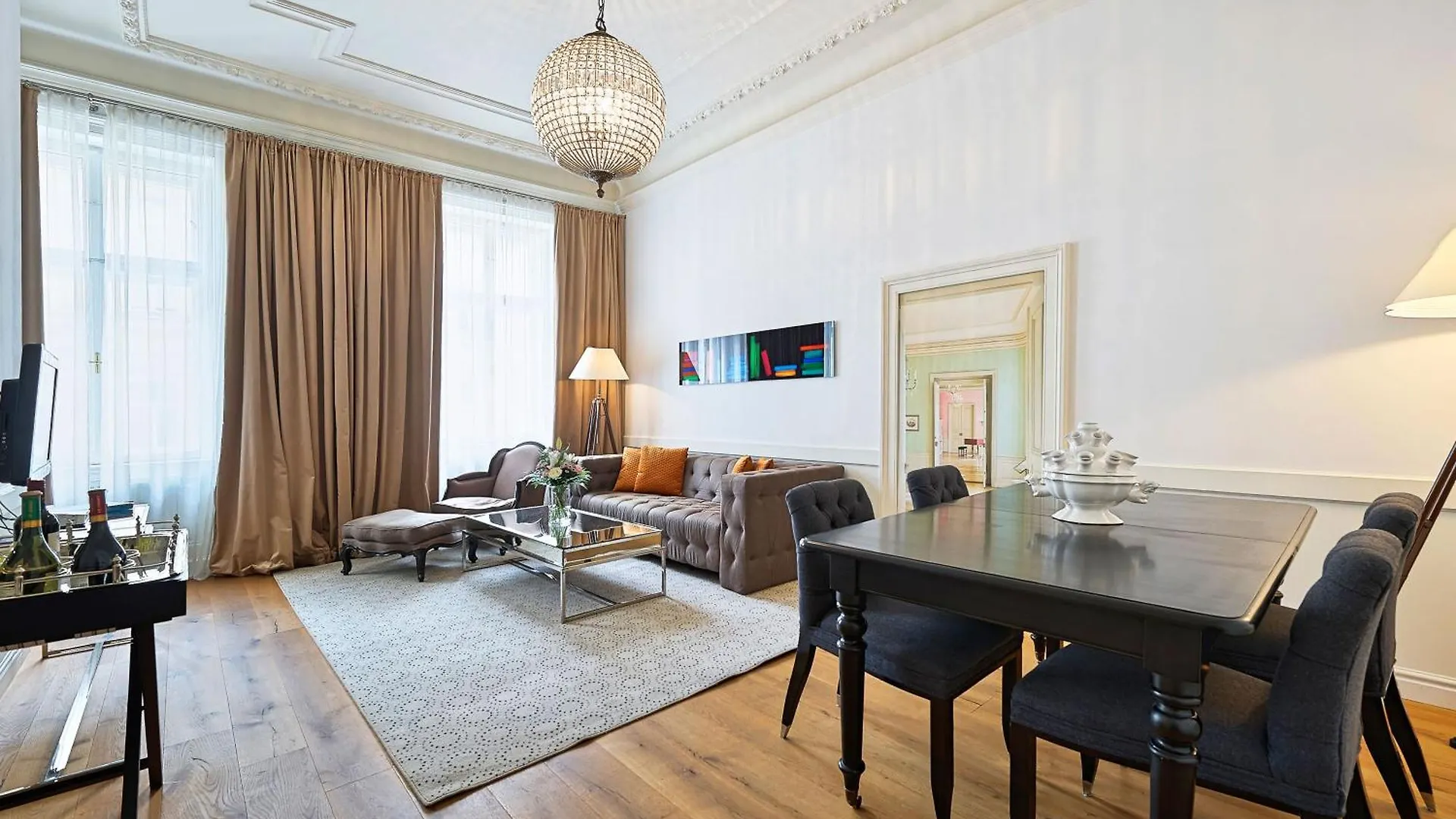 6 Rooms Vienne