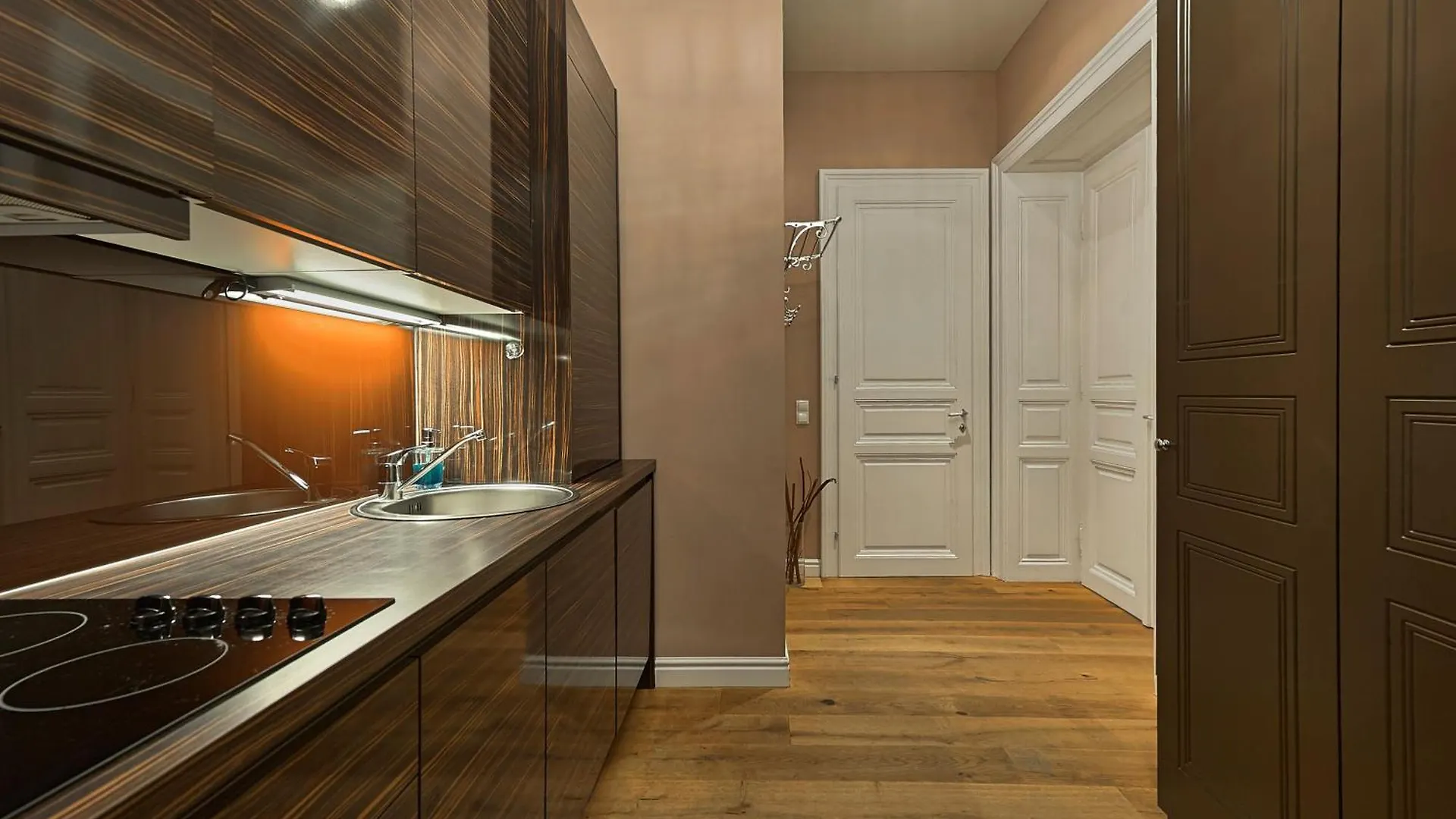 6 Rooms Vienne